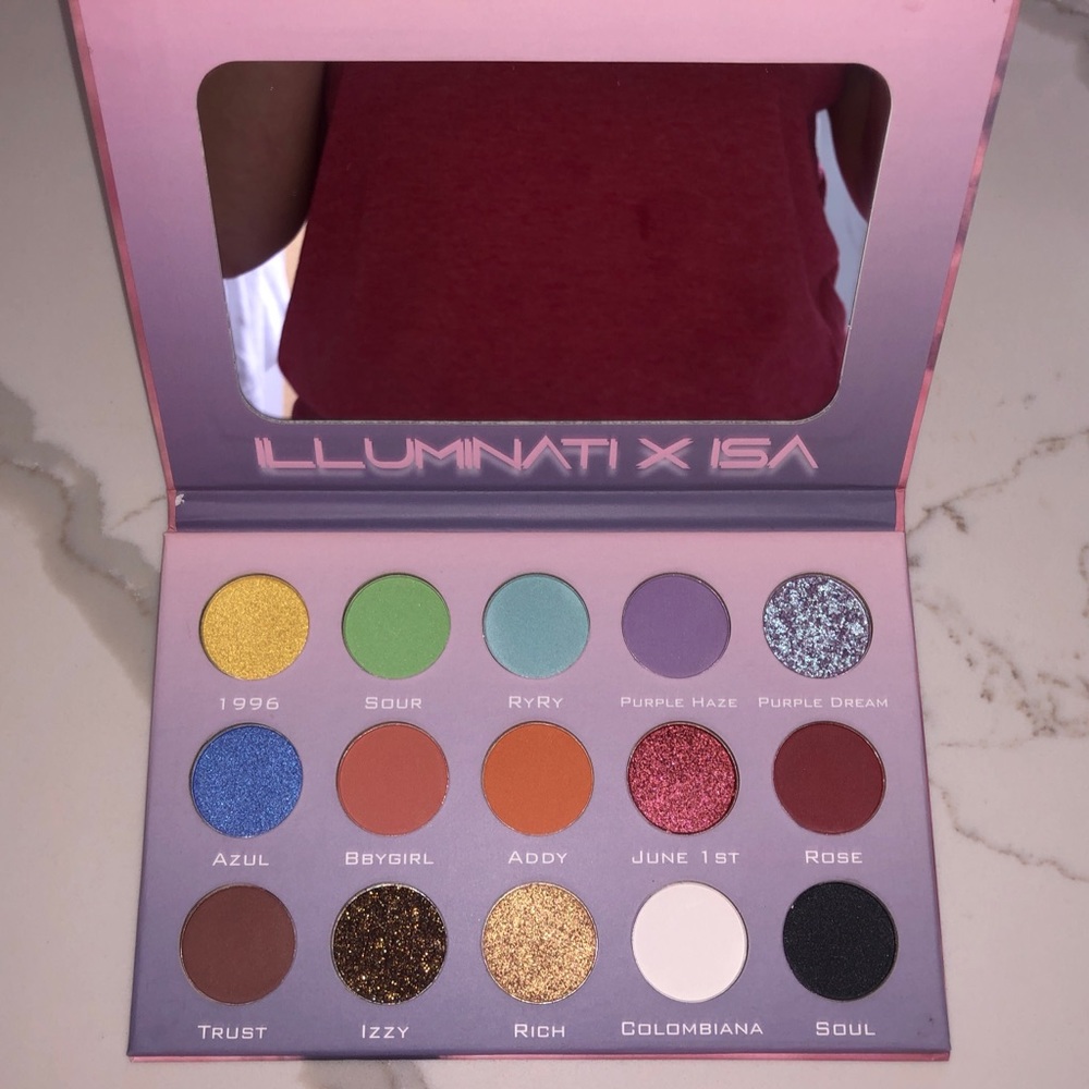 NWT Illuminatix ISA Glam Palette